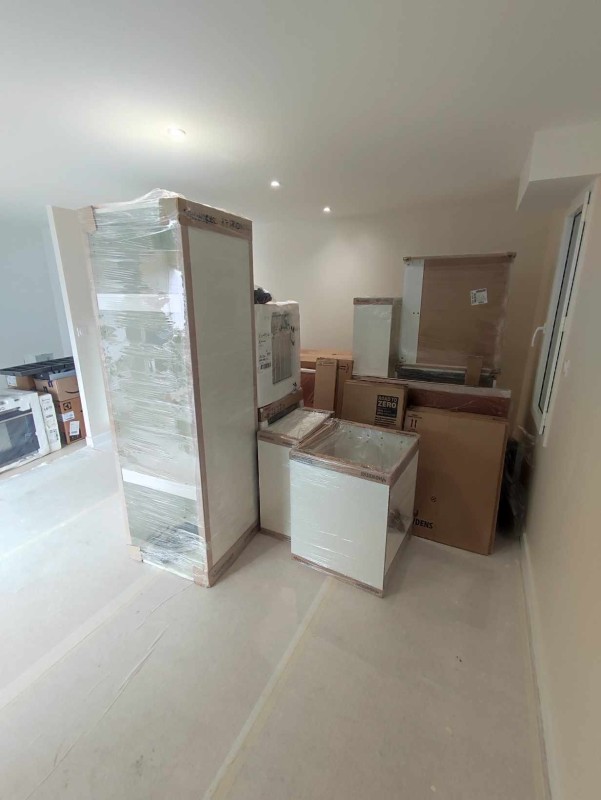 Louer un monte meuble pour faciliter la manutention de son matériel à Bordeaux 